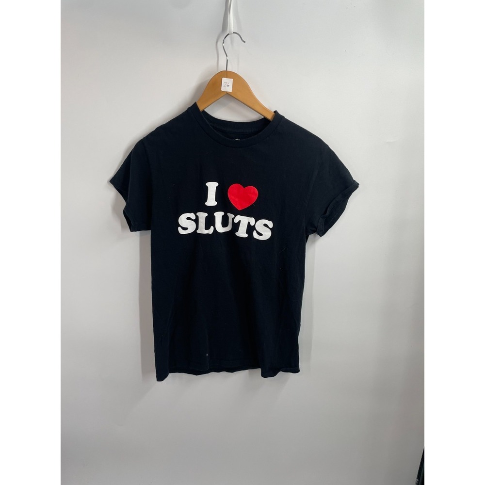 Danny Duncan I Heart SLUTS Graphic Spellout Short Sleeve T-Shirt Black Mens S